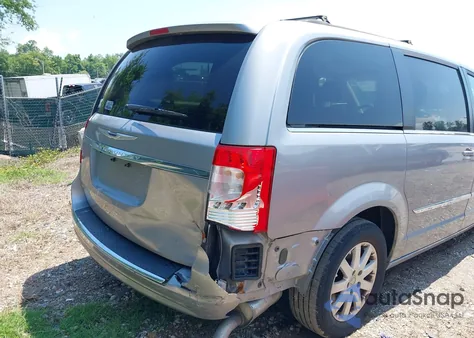 2014 Chrysler Town & Country Touring from USA, damaged, VIN 2C4RC1BG3ER442752